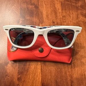 Ray Ban Wayfarer special edition London print sunglasses